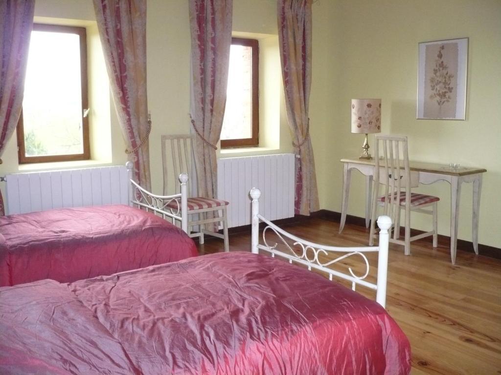 Les Convertigues Bed & Breakfast Montjoire Room photo